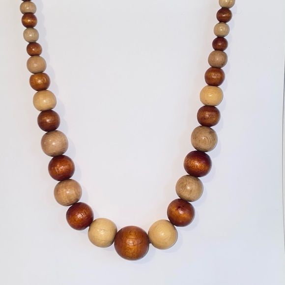 Vintage Natural Light & Dark Wood Graduated Chunky Bead 42" Necklace - Picture 2 of 9